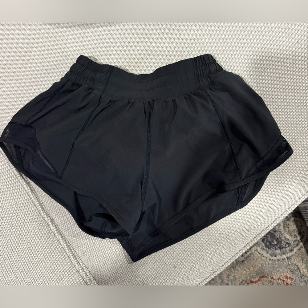 Lululemon Hotty Hot 2.5 shorts